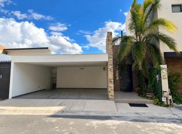 Casa de 3 habitaciones, Monterrey · Amplia Casa en Renta Ó Venta en Colinas del Valle