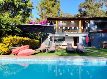 Casa · 400m² · 5 Recámaras · 4 Estacionamientos · Casa en Venta en El Centro de Avándaro | Alberca y Atardeceres