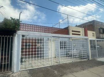 Casa de 3 habitaciones, Guadalajara · Casa en Renta en Jardines del Country