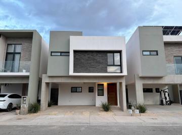 Casa · 213m² · 3 Recámaras · 2 Estacionamientos · Casa en Venta por Valle del Sol en Ciudad Juárez Chihuahua