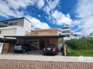 Casa de 4 habitaciones, Querétaro · Casa Venta Lomas de Juriquilla – 3 Recámaras con Baño en Planta Baja