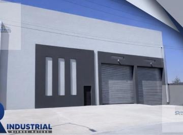 Bodega comercial · 792m² · 3 Estacionamientos · Bodega en Renta en Santa Catarina