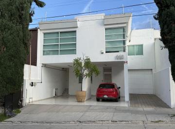 Oficina · 300m² · 10 Estacionamientos · Oficinas en Renta Fracc. Valle del Campestre