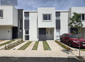 Casa · 112m² · 3 Recámaras · 2 Estacionamientos · Casa Renta Hacienda de Las Fuentes