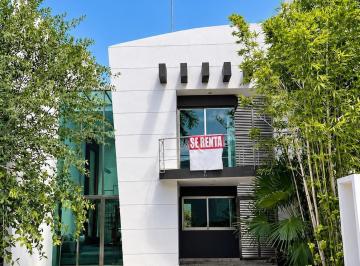 Casa · 190m² · 4 Recámaras · 2 Estacionamientos · Casa Amueblada en Renta Residencial Palmaris Cancún