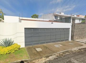 Casa de 6 habitaciones, Cuernavaca · Venta de Casa en Col Delicias, Cuernavaca, Morelos.