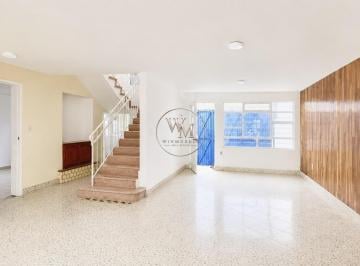 Casa · 398m² · 4 Recámaras · 3 Estacionamientos · Casa con Uso de Suelo en Merced Gomez