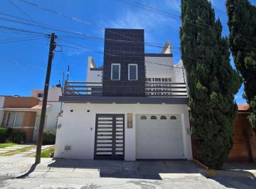 Casa de 4 habitaciones, Pachuca · Casa Amueblada en Venta