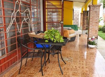 Casa de 3 habitaciones, Ayala · Oasis House