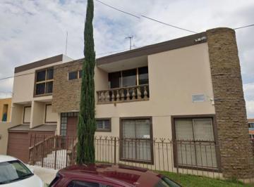 Casa de 4 habitaciones, Guadalajara · Venta de Casa en Jardines del Contry, Guadalajara, Jalisco.