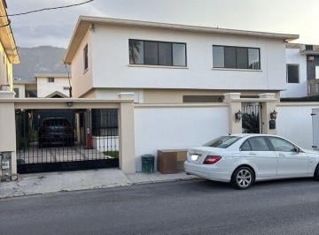 Casa de 4 habitaciones, San Pedro Garza García · Casa en Renta en Centrito Valle