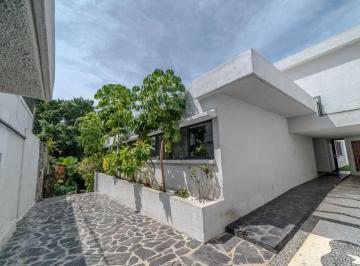 Casa de 5 habitaciones, Cuernavaca · Propiedad de 5 Recámaras con Alberca en Cuernavaca Centro