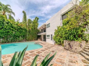 Casa de 5 habitaciones, Cuernavaca · Propiedad de 5 Recámaras con Alberca en Cuernavaca Centro