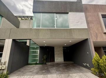 Casa · 192m² · 3 Recámaras · 2 Estacionamientos · Casa en Venta Parte Alta de La Antigua Cementera