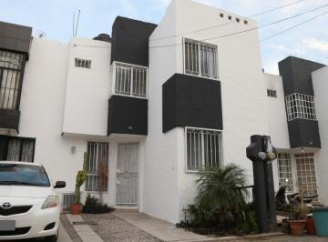 Casa de 3 habitaciones, Zapopan · Casa en Coto, Villas del Ixtépete