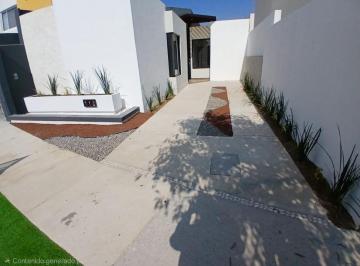 Casa de 3 habitaciones, León · Zona Sur - Mayorazgo - Casa 1 Planta Frente a Area Verde, 3 Recámaras, Privada con Seguridad 24/7.