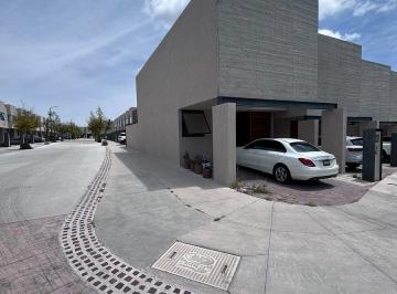 1aaf6df631d6d48d2edf7fdd24b6e1ff147a6ff7767db840da58863239a3ecf9 · Casa en Venta en Zákia, Acento Residencial | 3 Recámaras, 3 Terrazas