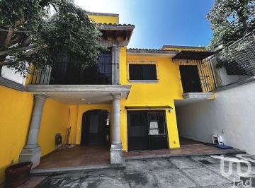 Casa · 267m² · 3 Recámaras · 2 Estacionamientos · Casa en Venta en Bosques de Cuernavaca, Ahuatepec