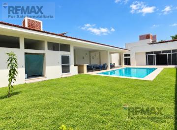 Casa · 373m² · 3 Recámaras · 5 Estacionamientos · Venta de Casa en El Fraccionamiento Las Fincas, Jiutepec, Morelos…clave 6379