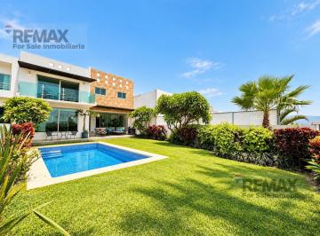 Casa · 295m² · 3 Recámaras · 3 Estacionamientos · Residencia en Venta en Burgos Corinto, Cuernavaca, Morelos…clave 6378