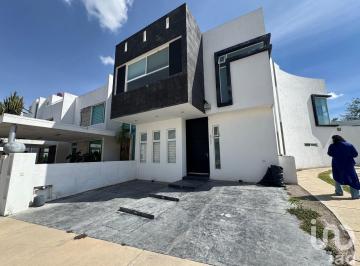 Casa · 200m² · 3 Recámaras · 2 Estacionamientos · Cas a en Renta Residencial Q Campestre Aguascalientes