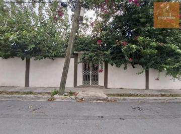 Casa · 3 Recámaras · 3 Estacionamientos · Casa en Renta Cerca del Tec de Monterrey, Colonia Roma
