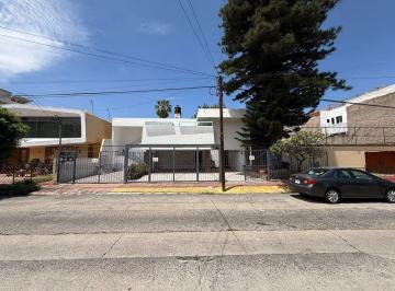 Casa de 5 habitaciones, Guadalajara · Casa en Venta en Jardines de San Ignacio, Zona Chapalita
