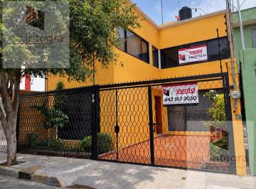 Casa · 213m² · 4 Recámaras · 1 Estacionamiento · Casa en Paseos de Churubusco
