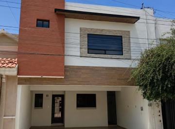 CASA EN RENTA ARBOLEDAS DE NUEVA LINDA VISTA, GUADALUPE , N.L.
5 MIN DE PASEO · Renta de Casa