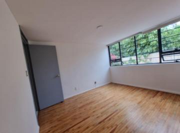 Casa de 4 habitaciones, Coyoacán · House For Sale in Coyoacán Centro | Garage For 3 Full - Size Suvs, Each With Its Own Street Access