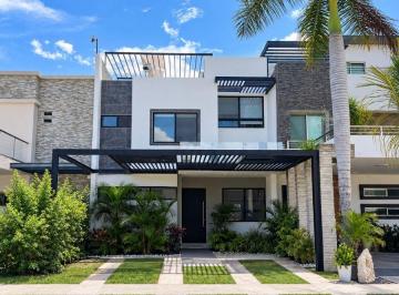 Casa en condominio de 3 habitaciones, Benito Juárez · Casa Remodelada en Venta de 3 Rec + Servicio en Res. Aqua, Huayacan
