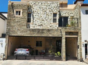 Casa de 5 habitaciones, Monterrey · Casa en Venta en Cumbres Oro Regency en Monterrey