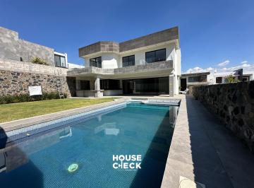 Casa de 4 habitaciones, Atlatlahucan · Casa Nueva en Lomas de Cocoyoc - 4 Rec. con Alberca y Jardín