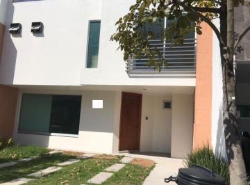 Casa · 185m² · 3 Recámaras · 2 Estacionamientos · Casa en Renta - (4)