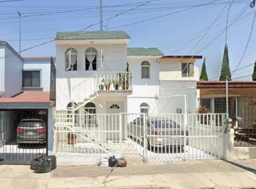 Casa de 3 habitaciones, Guadalajara · Venta de Casa en Jardines de La Cruz, Guadalajara, Jalisco.