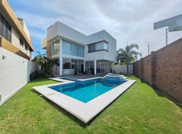 Casa de 3 habitaciones, Alvarado · Casa en Venta con Espacios Muy Amplios Punta Tiburon