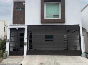 Casa · 236m² · 3 Recámaras · 2 Estacionamientos · Casa en Renta en Cumbres Elite 4 Sec