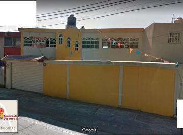 Casa de 5 habitaciones, Tlalnepantla de Baz · Casa en Fracc Las Arboledas Excelente Ubicación Muy Cerca del Periférico