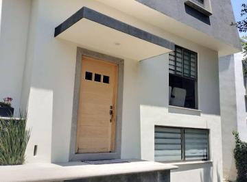Casa de 3 habitaciones, Atizapán de Zaragoza · Casa en Venta Totalmente Remodelada con Amplio Jardín en Lomas de Bellavista