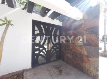 Casa · 609m² · 5 Recámaras · 3 Estacionamientos · Casa en Venta T 674.60 en Campestre La Rosita