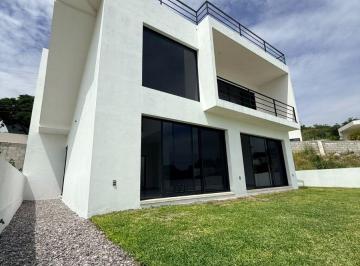Casa de 3 habitaciones, Jojutla · Casa en Venta en Fraccionamiento Tequesquitengo