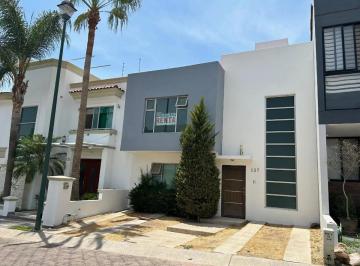 Casa en condominio de 2 habitaciones, Zapopan · Casa en Los Almendros Renta