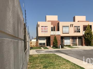 Casa · 64m² · 3 Recámaras · 1 Estacionamiento · Casa en Venta en La Florida Privada Manzanilla, Otzolotepec México