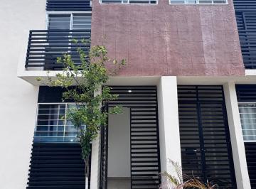 Casa · 80m² · 2 Recámaras · 10 Estacionamientos · Renta Casa Dos Recámaras Playa del Carmen