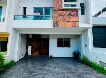 Casa en condominio de 3 habitaciones, Zapopan · Tu Nueva Casa Está en La Cima ¡3 Recámaras + Estudio + 3 Baños!