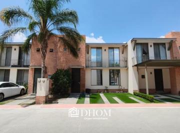 Casa de 3 habitaciones, Corregidora · Casa en Venta en Puerta de Piedra, El Pueblito, Corregidora – 3 Recámaras con Alberca y Seguridad 24