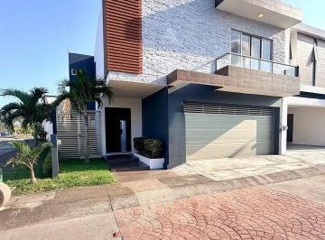 cbc4521498bf630ac23f4442964d5f5692af75599c1552043868de14c76d5287 · Casa en Venta en Veracruz en Esquina Fracc. Las Palmas