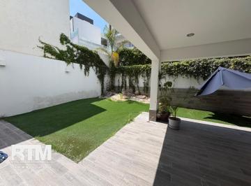 Casa · 415m² · 3 Recámaras · 2 Estacionamientos · Casa en Renta en Club de Golf, La Loma
