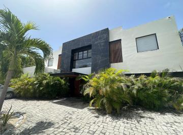 Casa · 1077m² · 7 Recámaras · 4 Estacionamientos · Villa de Lujo en Venta en Tulum Country Club 7 Habitaciones
