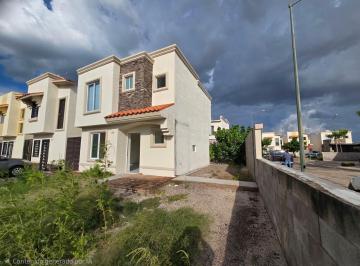 Casa · 83m² · 3 Recámaras · 3 Estacionamientos · Casa en Fraccionamiento Stanza